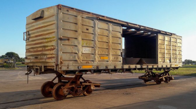 Restaurarán casi 100 vagones de carga que estaban abandonados y aseguran que mejorarán las líneas Belgrano y San Martín
