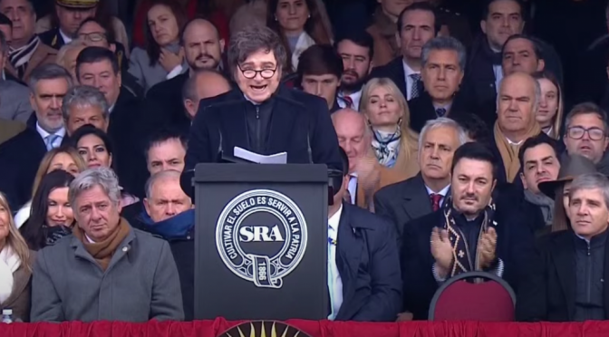 Javier Milei anunció una baja “permanente y sin vuelta atrás” de las retenciones: la soja pagará 26%