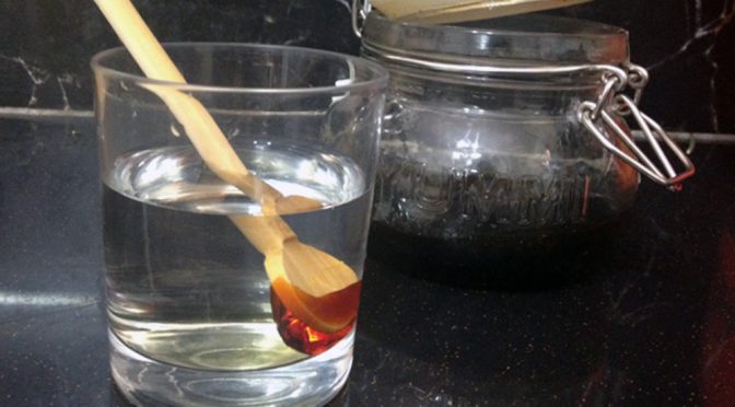 ¿Cómo saber si la miel que compraste es pura o está adulterada?