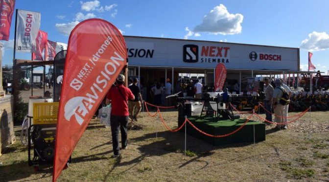 Siembran, pulverizan, fertilizan y transportan: llegó a Argentina una nueva marca de drones multipropósito