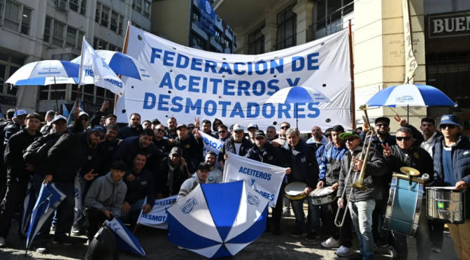 Llegó la paz entre la industria aceitera y los gremios: acordaron un aumento del 29,5% para todo el año